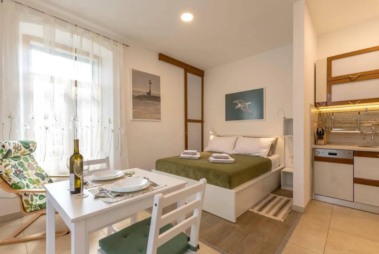 Studio Apartment Dzapo Split